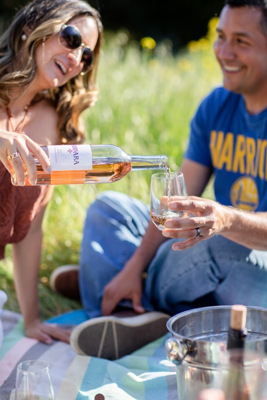 Couple Enjoying SAMsARA Rosé